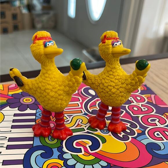 Tara Toy Sesame Street Big Bird Pvc Figure - Tennis Racket Broken (Pre-owned) #2 - Picture 6 of 7